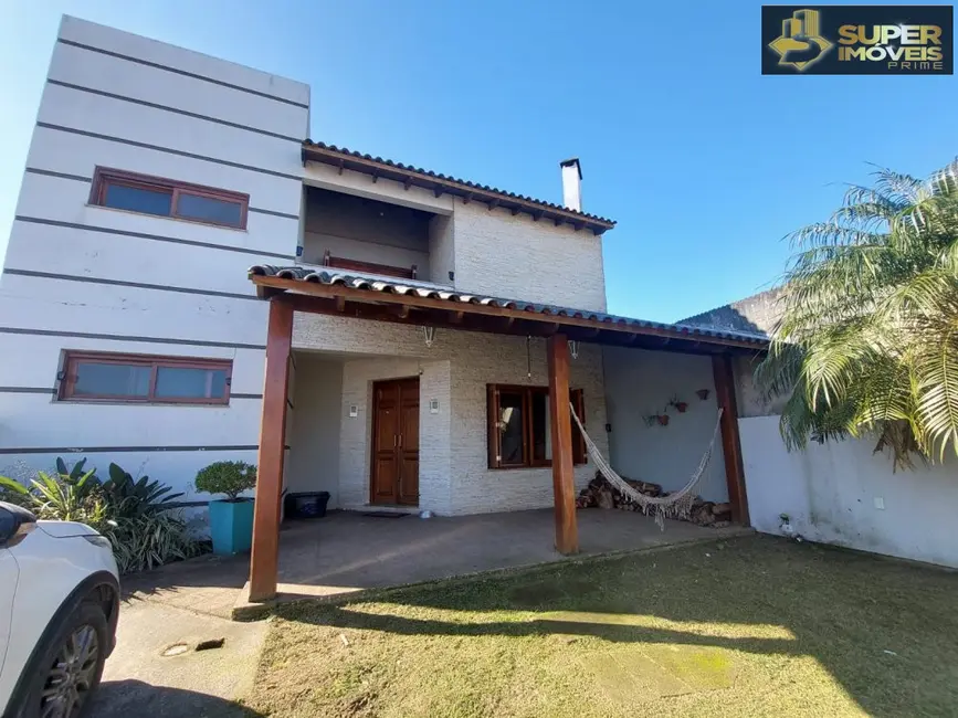 Foto 1 de Casa com 4 quartos à venda, 202m2 em Três Vendas, Pelotas - RS