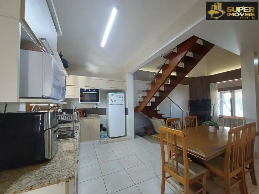 Foto 6 de Casa com 4 quartos à venda, 202m2 em Três Vendas, Pelotas - RS