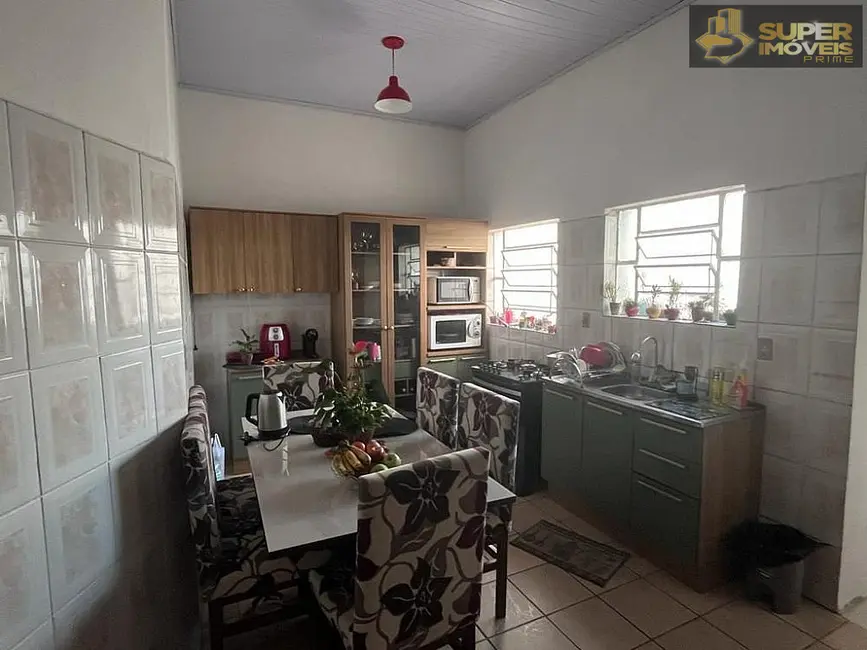 Casa com 3 quartos à venda, 216m2 em Centro, Pelotas - RS - imagem 7 Foto 7 de Casa com 3 quartos à venda, 216m2 em Centro, Pelotas - RS