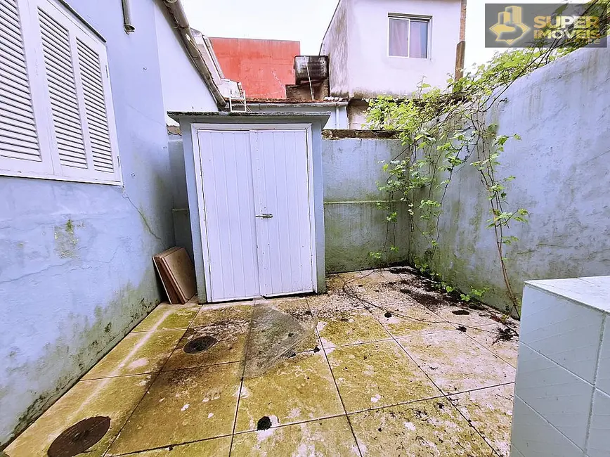 Casa com 2 quartos à venda, 63m2 em Centro, Pelotas - RS - imagem 9 Foto 9 de Casa com 2 quartos à venda, 63m2 em Centro, Pelotas - RS