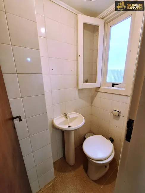 Apartamento com 4 quartos para alugar, 182m2 em Centro, Pelotas - RS - imagem 9 Foto 9 de Apartamento com 4 quartos para alugar, 182m2 em Centro, Pelotas - RS