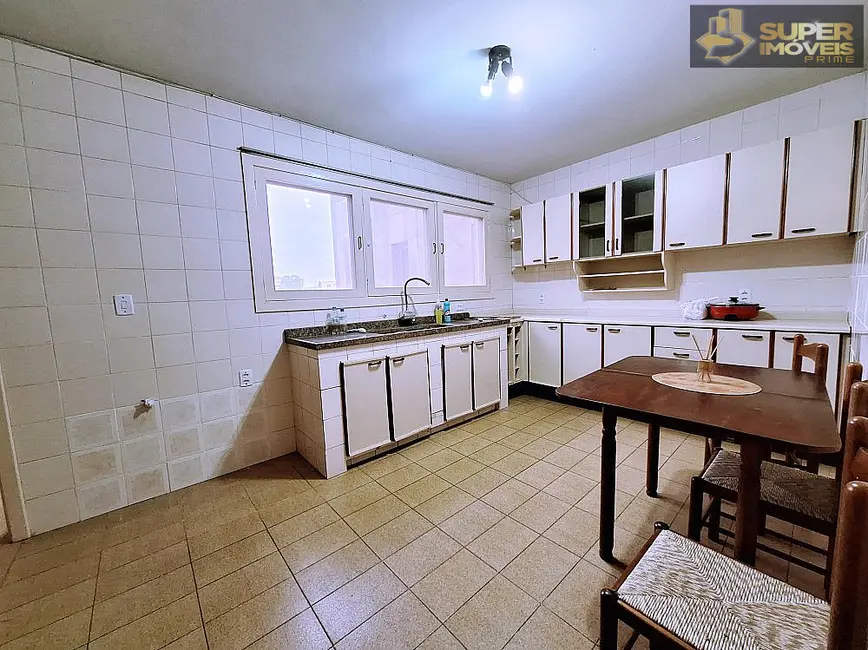 Foto 4 de Apartamento com 4 quartos para alugar, 182m2 em Centro, Pelotas - RS