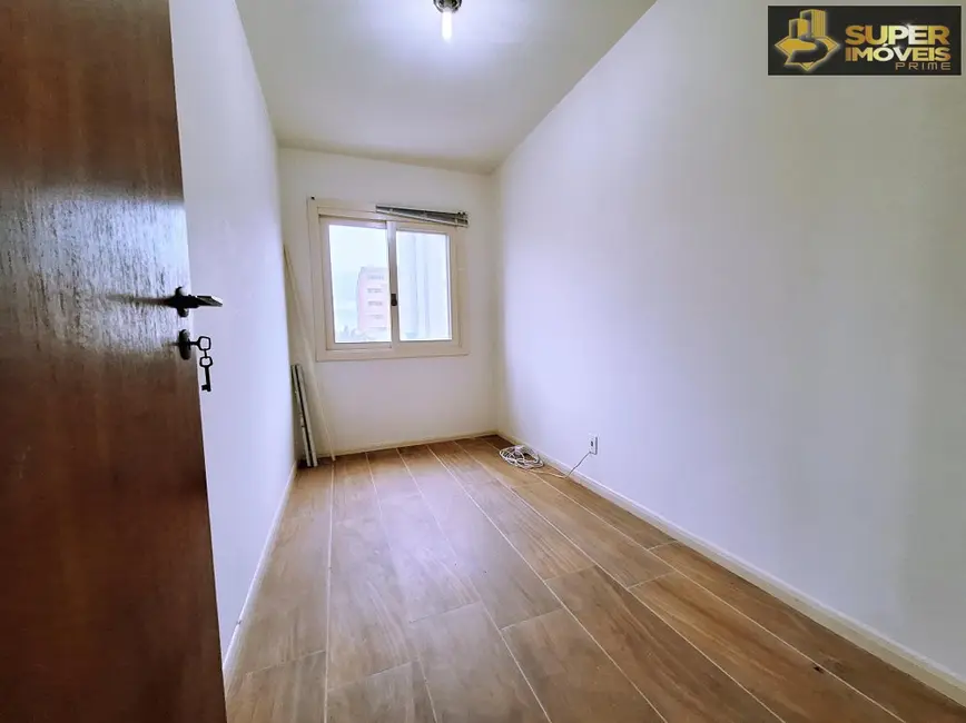 Apartamento com 4 quartos para alugar, 182m2 em Centro, Pelotas - RS - imagem 8 Foto 8 de Apartamento com 4 quartos para alugar, 182m2 em Centro, Pelotas - RS