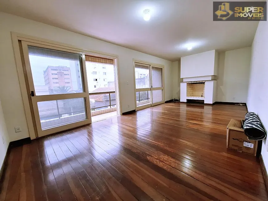 Foto 1 de Apartamento com 4 quartos para alugar, 182m2 em Centro, Pelotas - RS