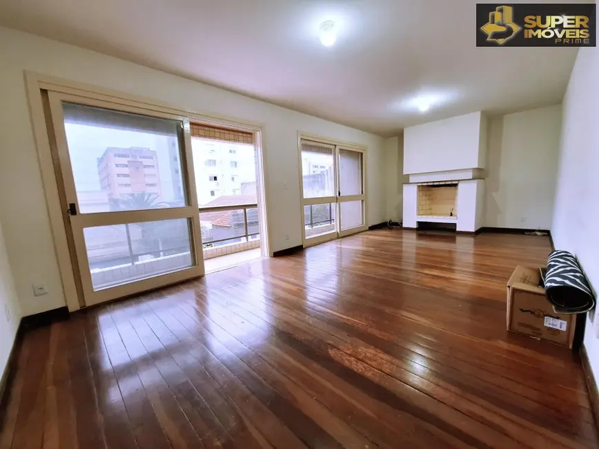 Foto 1 de Apartamento com 4 quartos para alugar, 182m2 em Centro, Pelotas - RS