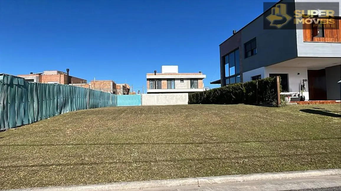 Foto 1 de Terreno / Lote à venda, 423m2 em Laranjal, Pelotas - RS