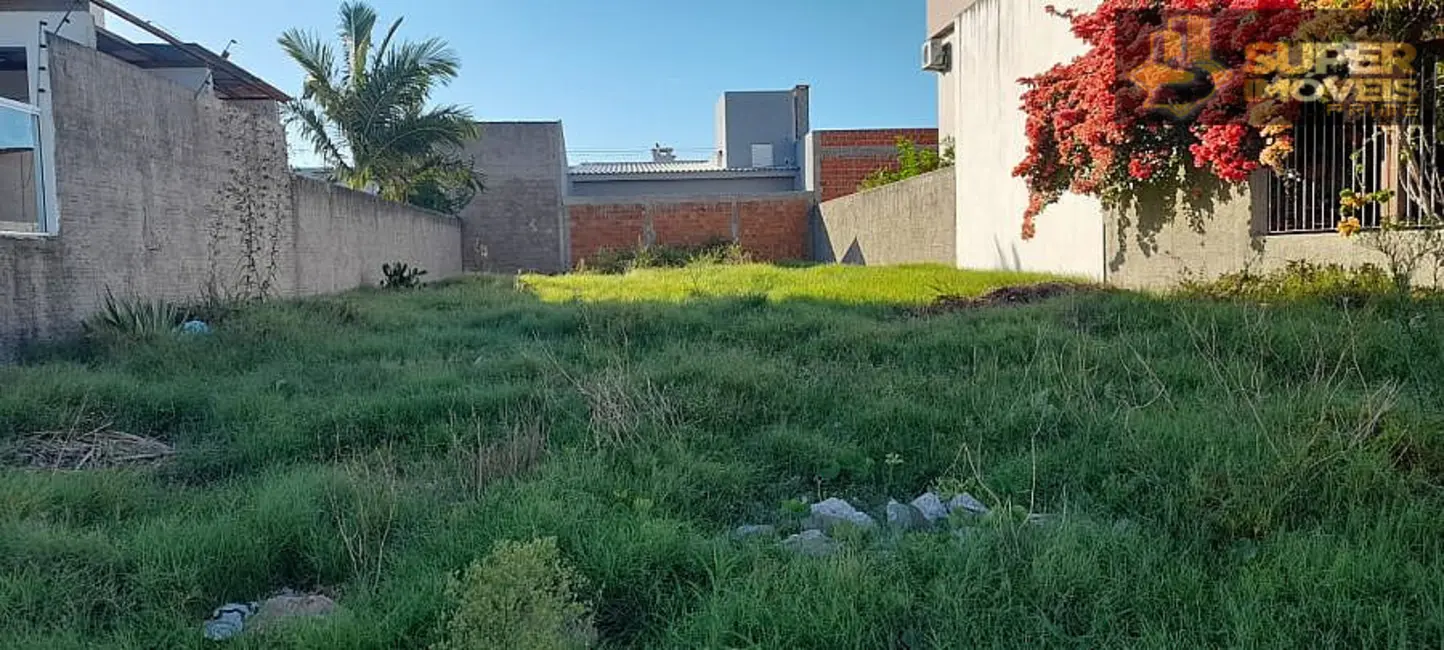 Foto 1 de Terreno / Lote à venda, 250m2 em Laranjal, Pelotas - RS