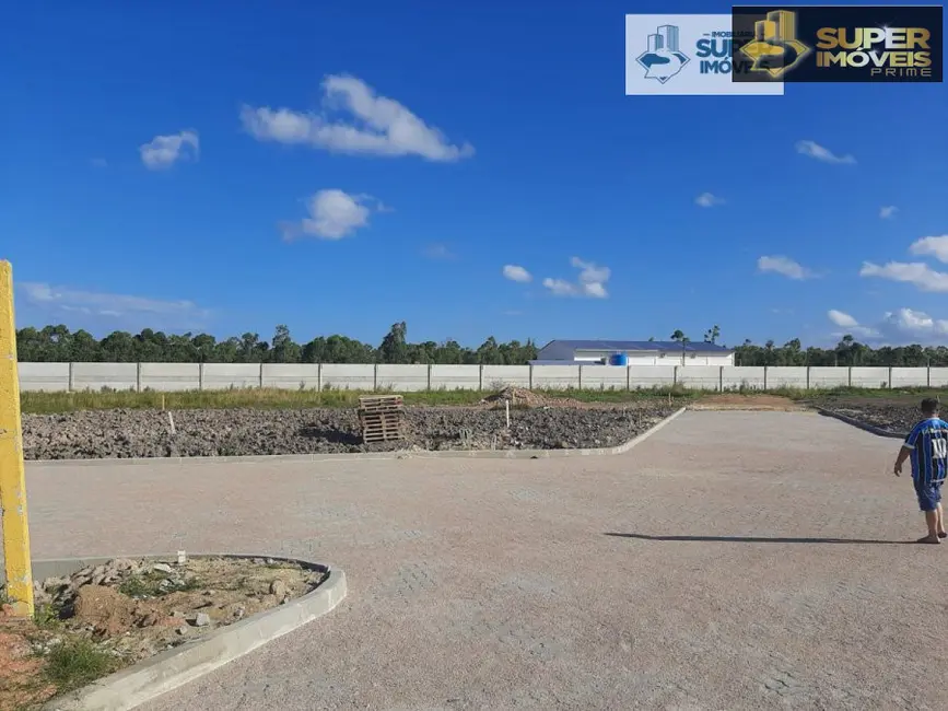 Foto 1 de Terreno / Lote à venda, 345m2 em Três Vendas, Pelotas - RS