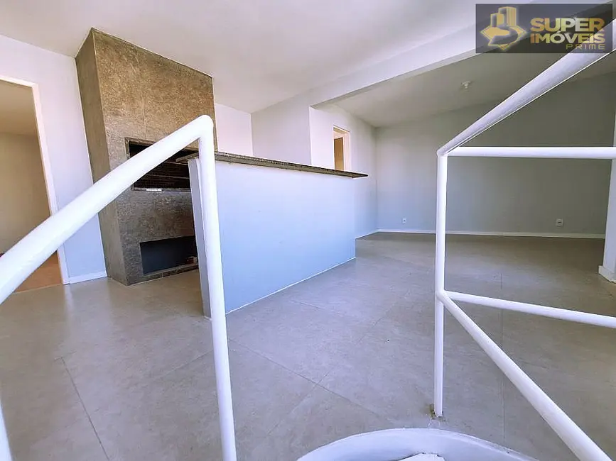 Cobertura com 3 quartos para alugar, 126m2 em Centro, Pelotas - RS - imagem 9 Foto 9 de Cobertura com 3 quartos para alugar, 126m2 em Centro, Pelotas - RS