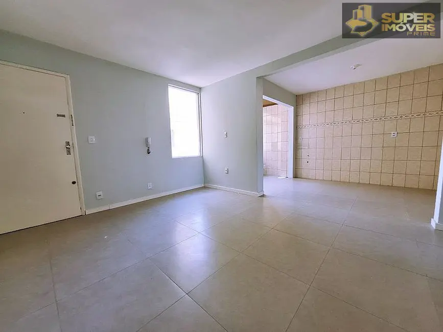 Cobertura com 3 quartos para alugar, 126m2 em Centro, Pelotas - RS - imagem 3 Foto 3 de Cobertura com 3 quartos para alugar, 126m2 em Centro, Pelotas - RS