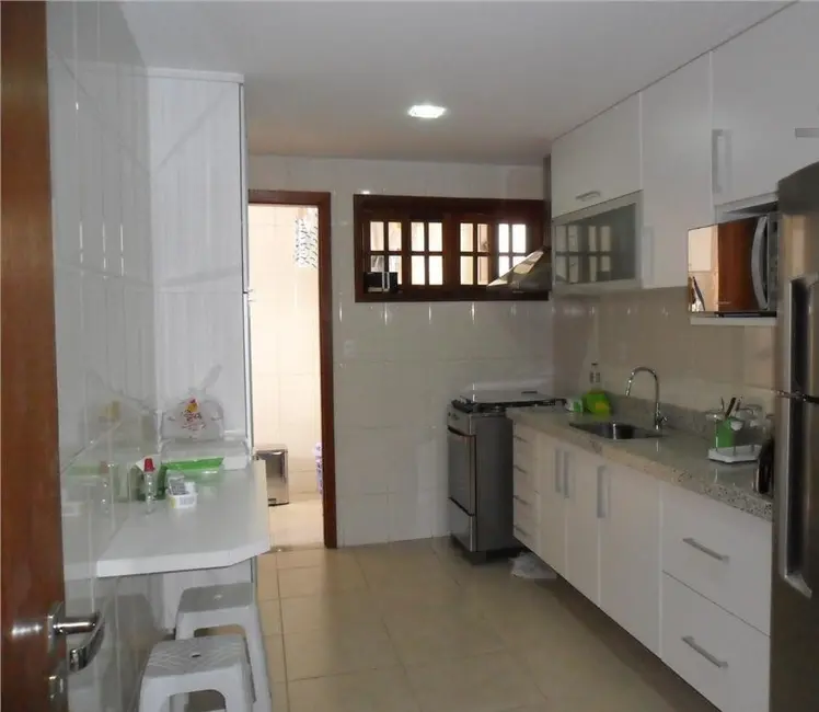 Foto 8 de Casa de Condomínio com 3 quartos à venda, 230m2 em Cabo Frio - RJ