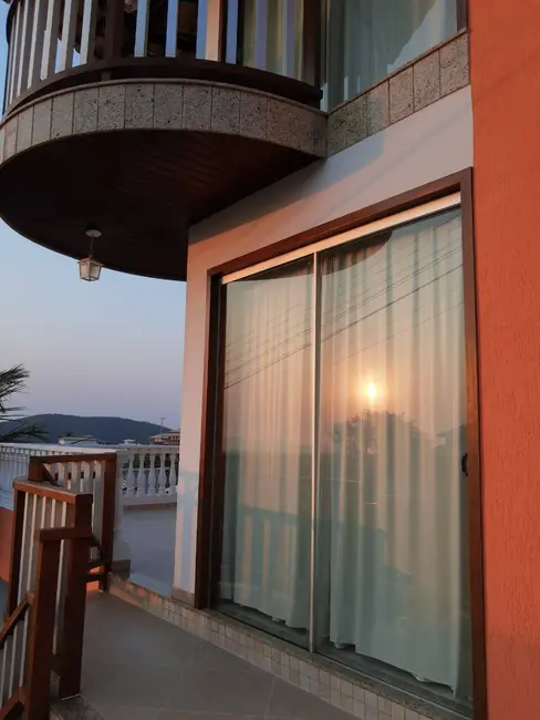 Foto 3 de Casa de Condomínio com 3 quartos à venda, 230m2 em Cabo Frio - RJ