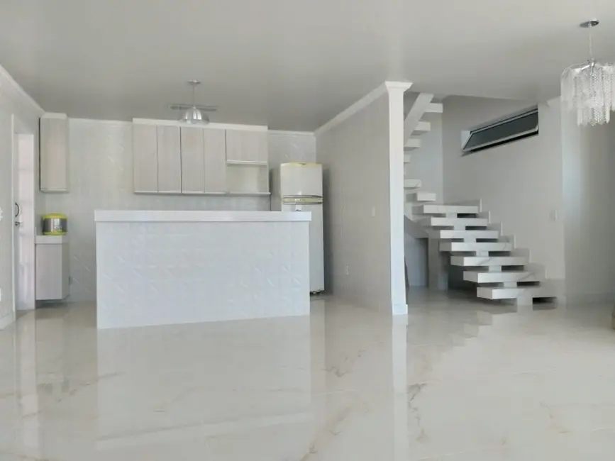 Foto 3 de Casa de Condomínio com 3 quartos à venda, 170m2 em Cabo Frio - RJ
