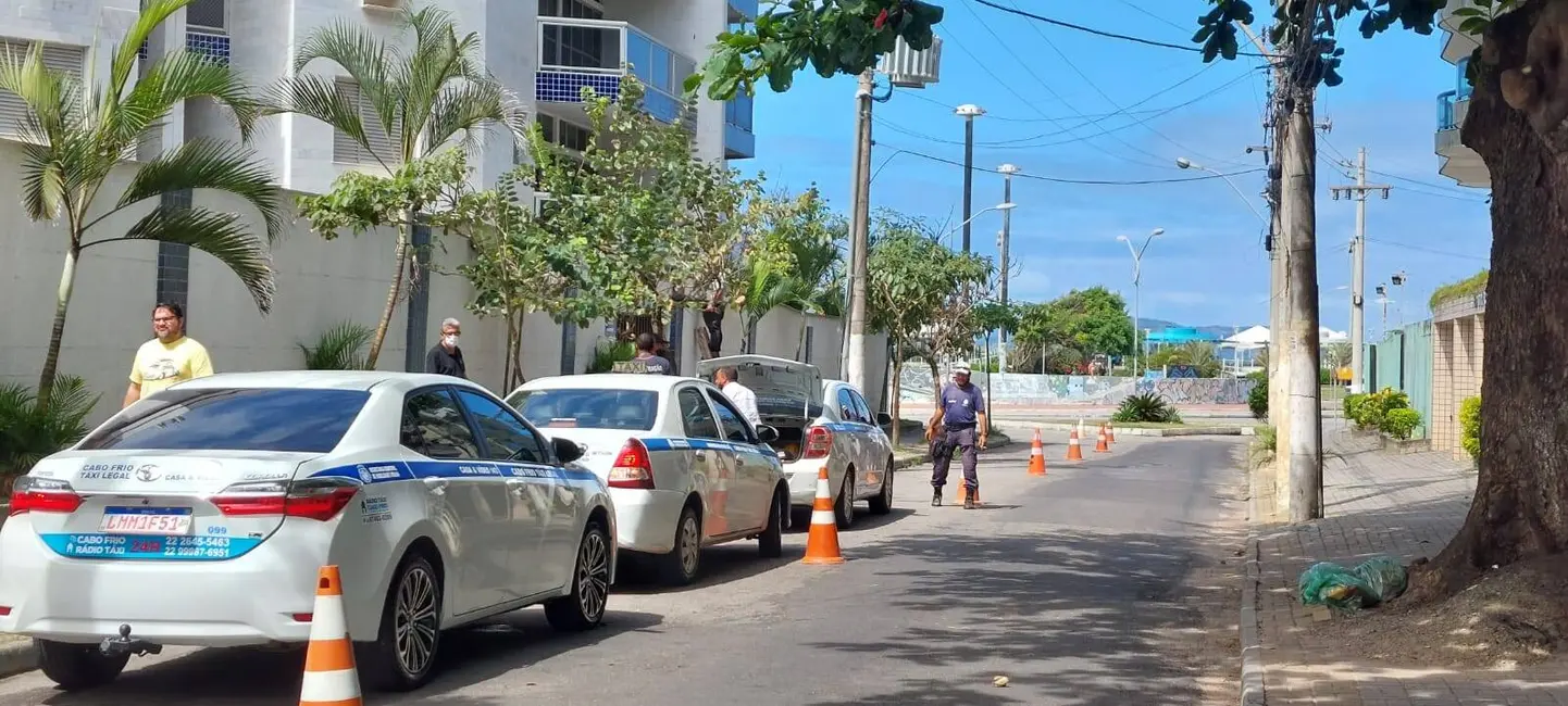 Foto 2 de Apartamento com 2 quartos à venda, 72m2 em Algodoal, Cabo Frio - RJ