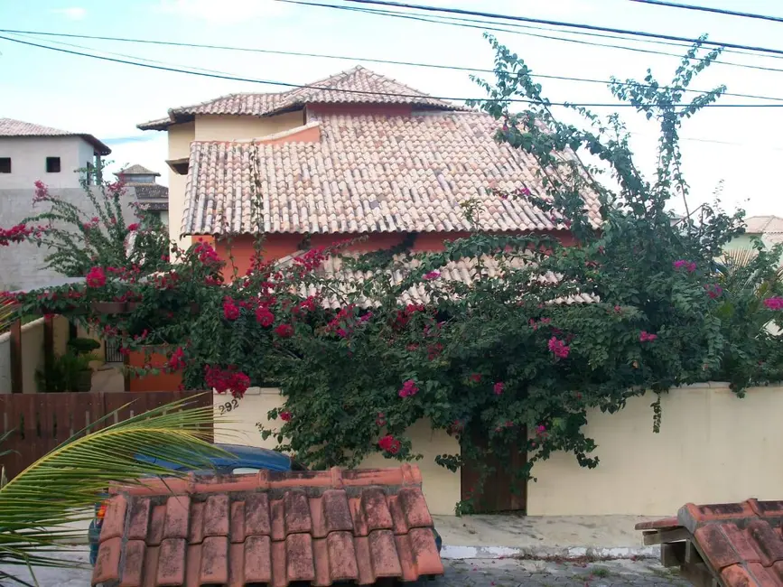 Foto 1 de Casa de Condomínio com 4 quartos à venda, 130m2 em Cabo Frio - RJ