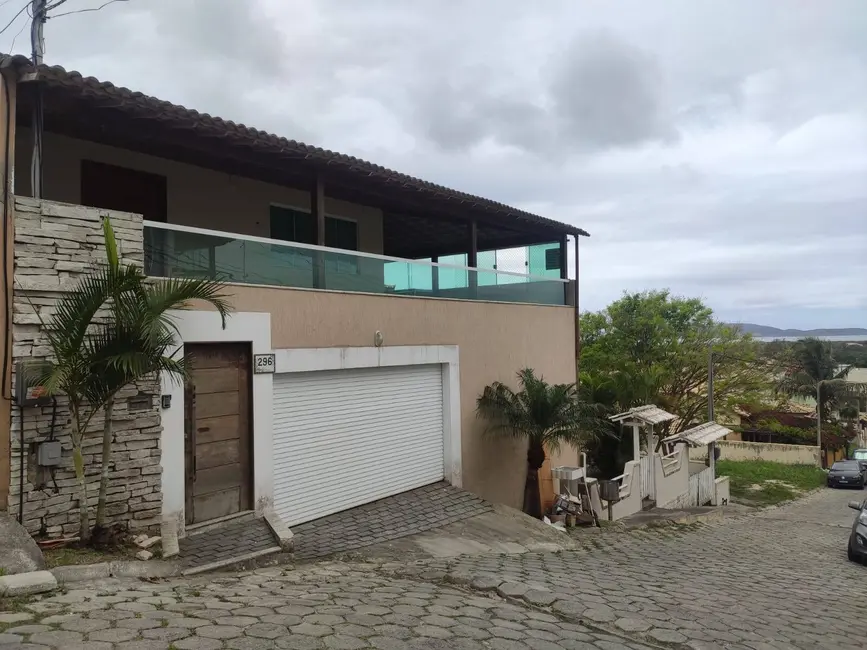 Foto 1 de Casa de Condomínio com 3 quartos à venda, 299m2 em Peró, Cabo Frio - RJ