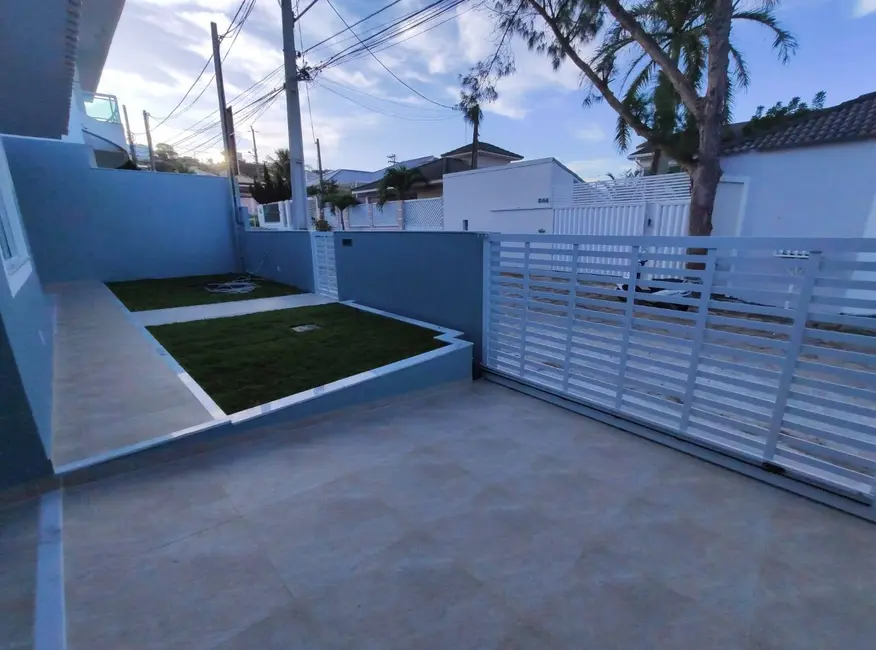 Foto 3 de Casa de Condomínio com 3 quartos à venda, 120m2 em Peró, Cabo Frio - RJ