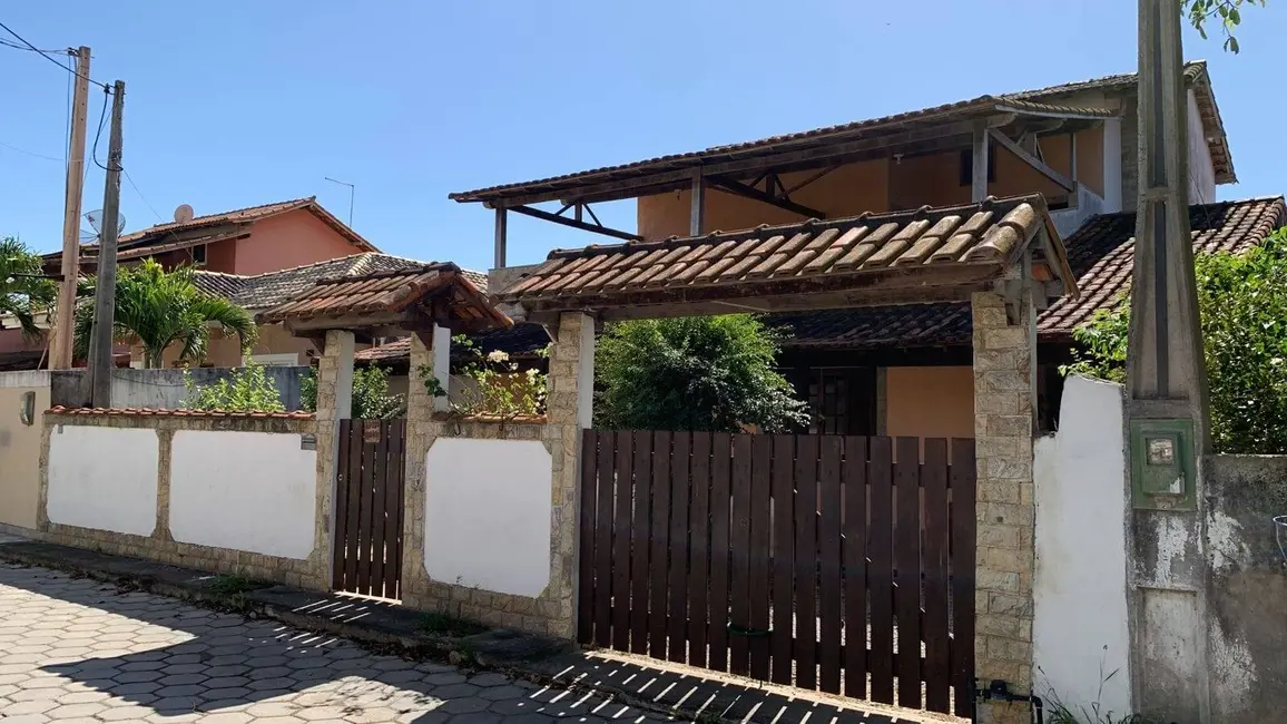 Foto 1 de Casa de Condomínio com 4 quartos à venda, 175m2 em Peró, Cabo Frio - RJ