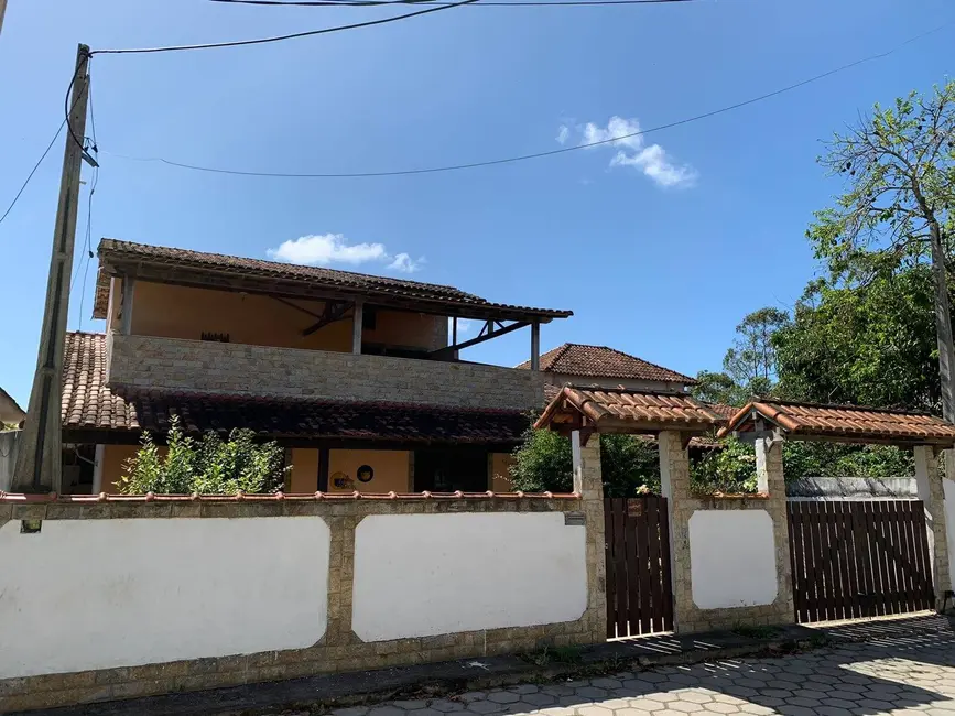 Foto 2 de Casa de Condomínio com 4 quartos à venda, 175m2 em Peró, Cabo Frio - RJ