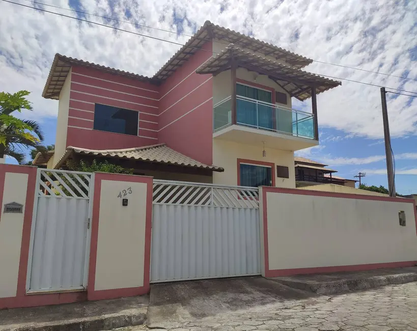 Foto 1 de Casa de Condomínio com 4 quartos à venda, 180m2 em Peró, Cabo Frio - RJ