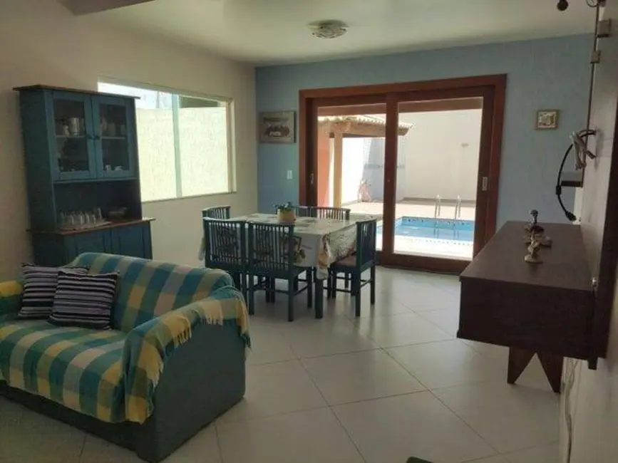 Foto 3 de Casa de Condomínio com 4 quartos à venda, 180m2 em Peró, Cabo Frio - RJ