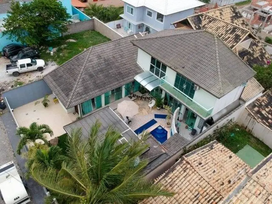 Foto 3 de Casa de Condomínio com 4 quartos à venda, 171m2 em Peró, Cabo Frio - RJ
