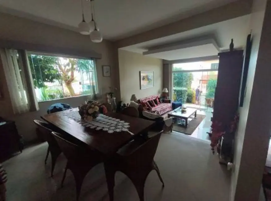 Foto 3 de Casa de Condomínio com 4 quartos à venda, 232m2 em Peró, Cabo Frio - RJ