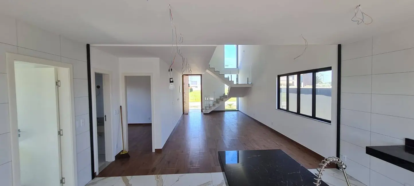 Foto 4 de Casa de Condomínio com 3 quartos à venda, 284m2 em Cabo Frio - RJ