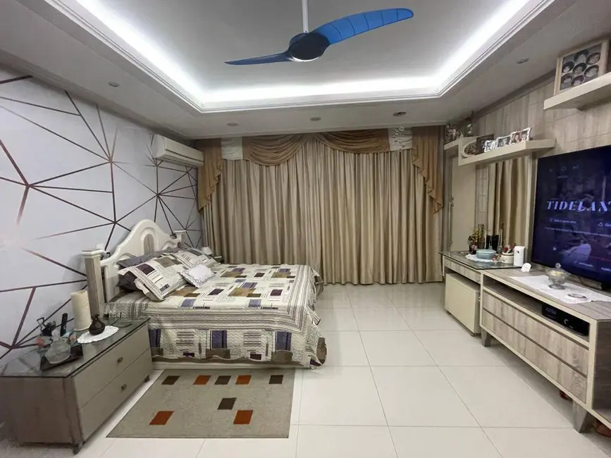 Casa com 5 quartos à venda, 169m2 em Portinho, Cabo Frio - RJ - imagem 8 Foto 8 de Casa com 5 quartos à venda, 169m2 em Portinho, Cabo Frio - RJ