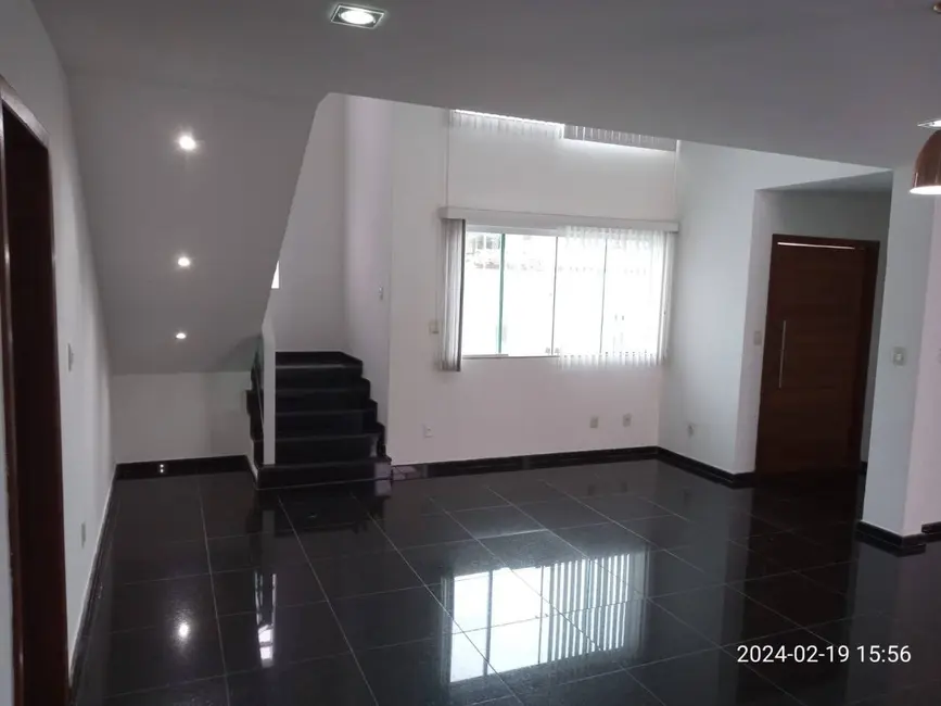 Foto 4 de Casa com 3 quartos à venda, 547m2 em Foguete, Cabo Frio - RJ