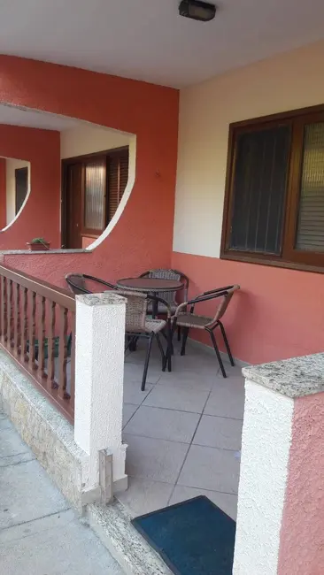 Foto 3 de Casa de Condomínio com 2 quartos à venda, 60m2 em Ogiva, Cabo Frio - RJ