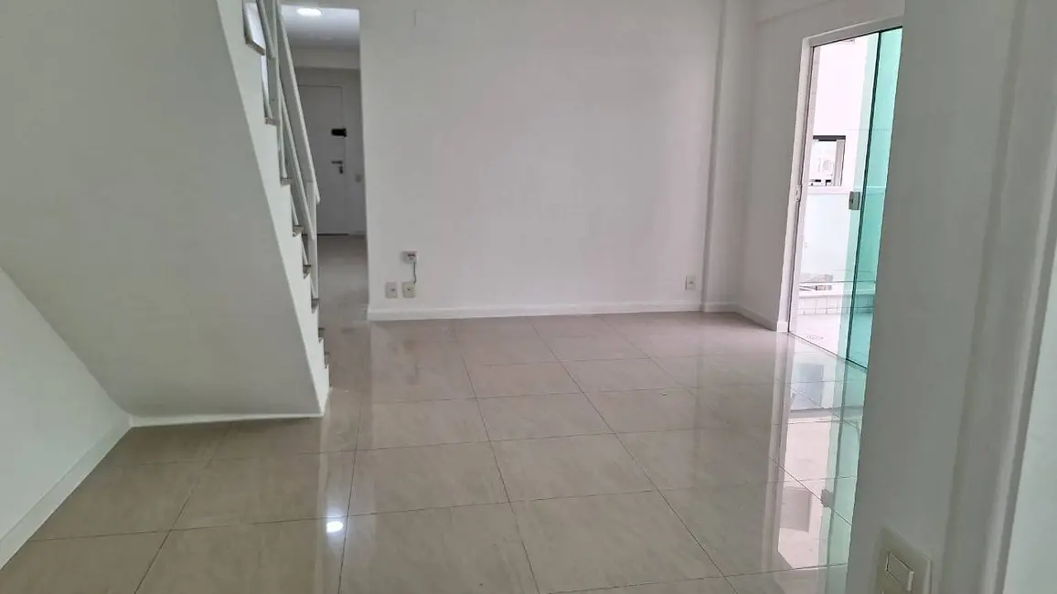 Foto 4 de Cobertura com 3 quartos à venda, 223m2 em Passagem, Cabo Frio - RJ