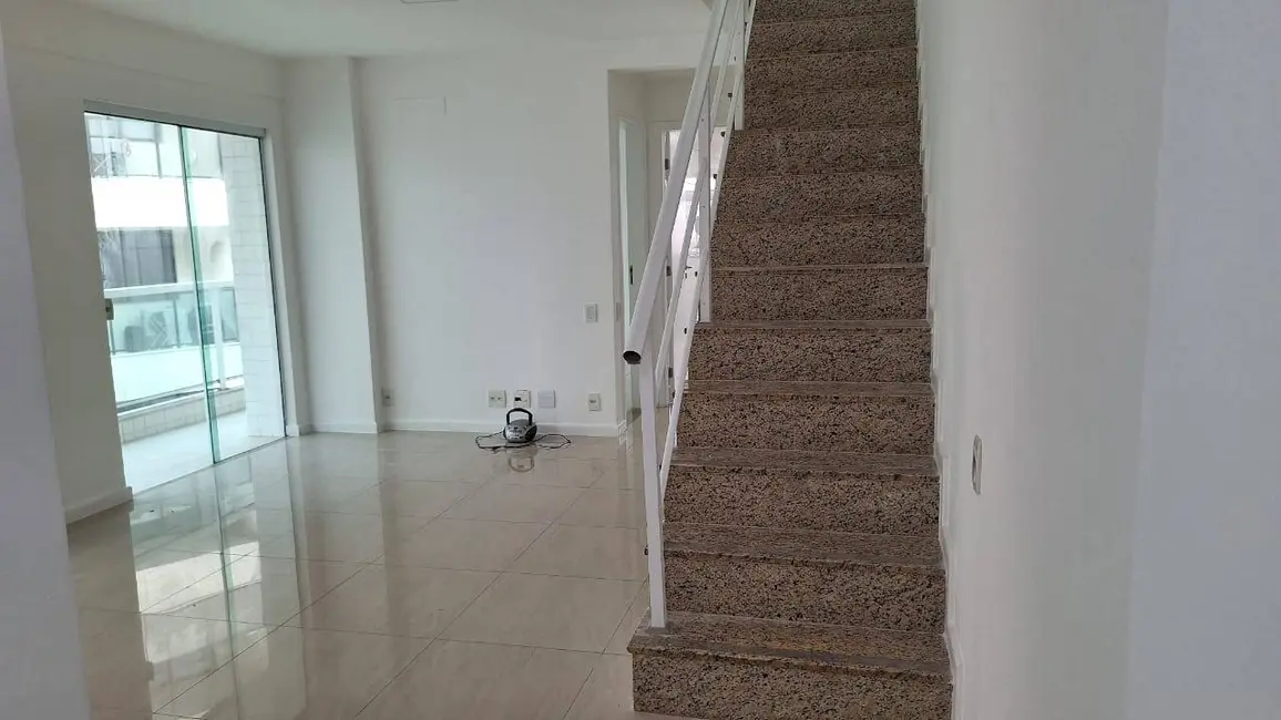 Foto 5 de Cobertura com 3 quartos à venda, 223m2 em Passagem, Cabo Frio - RJ