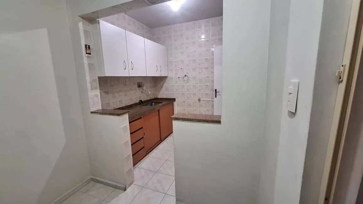 Apartamento com 1 quarto à venda, 50m2 em Centro, Cabo Frio - RJ - imagem 8 Foto 8 de Apartamento com 1 quarto à venda, 50m2 em Centro, Cabo Frio - RJ