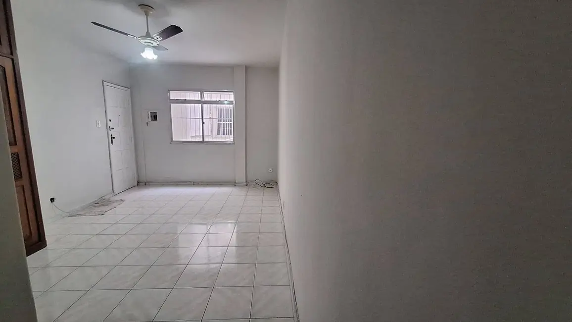 Apartamento com 1 quarto à venda, 50m2 em Centro, Cabo Frio - RJ - imagem 3 Foto 3 de Apartamento com 1 quarto à venda, 50m2 em Centro, Cabo Frio - RJ