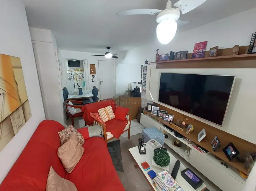 Apartamento com 3 quartos à venda, 109m2 em Centro, Cabo Frio - RJ - imagem 4 Foto 4 de Apartamento com 3 quartos à venda, 109m2 em Centro, Cabo Frio - RJ