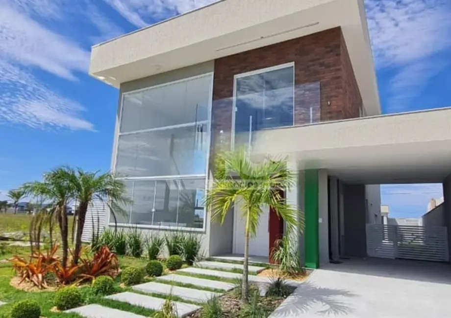 Foto 1 de Casa de Condomínio com 4 quartos à venda, 280m2 em Ogiva, Cabo Frio - RJ