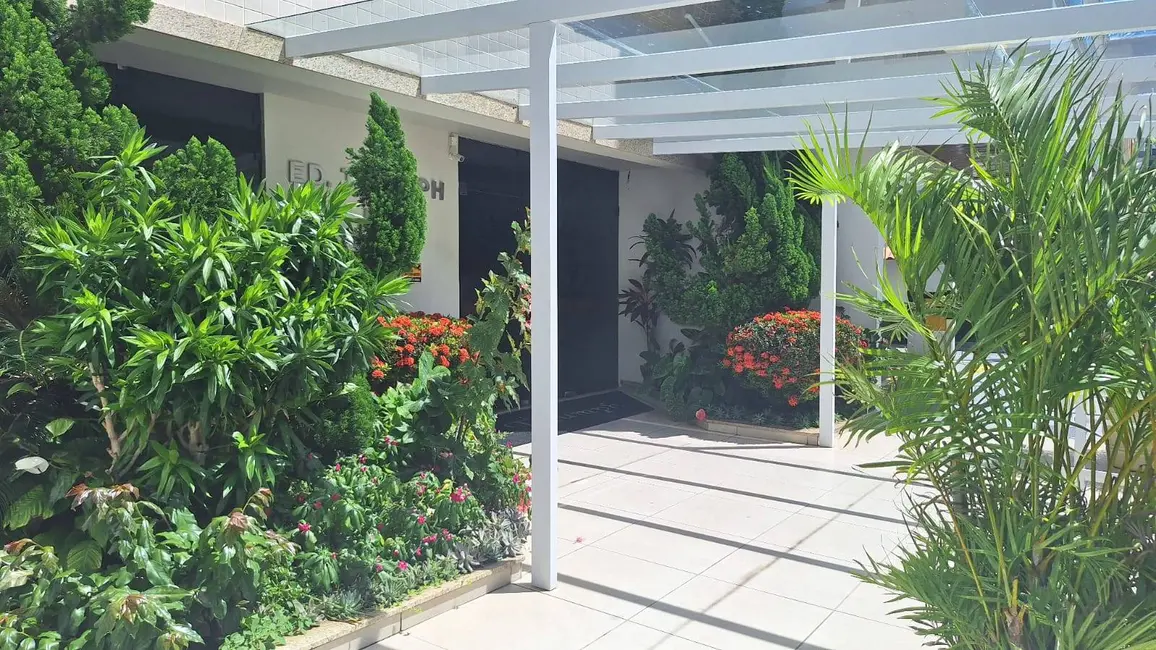 Foto 2 de Apartamento com 2 quartos à venda, 75m2 em Cabo Frio - RJ