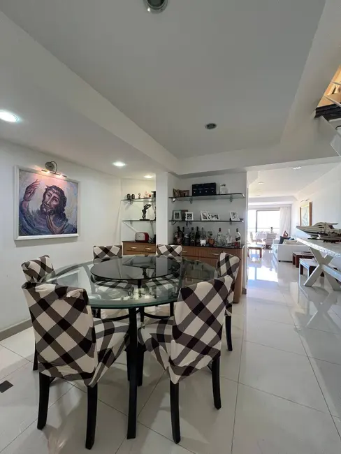 Foto 3 de Cobertura com 4 quartos à venda, 260m2 em Algodoal, Cabo Frio - RJ