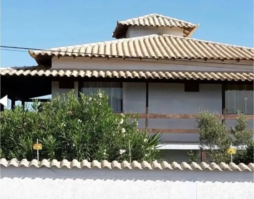 Foto 2 de Casa com 4 quartos à venda, 160m2 em Parque Balneário São Francisco, Cabo Frio - RJ