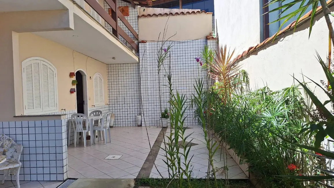 Foto 2 de Casa de Condomínio com 2 quartos à venda, 61m2 em Ogiva, Cabo Frio - RJ