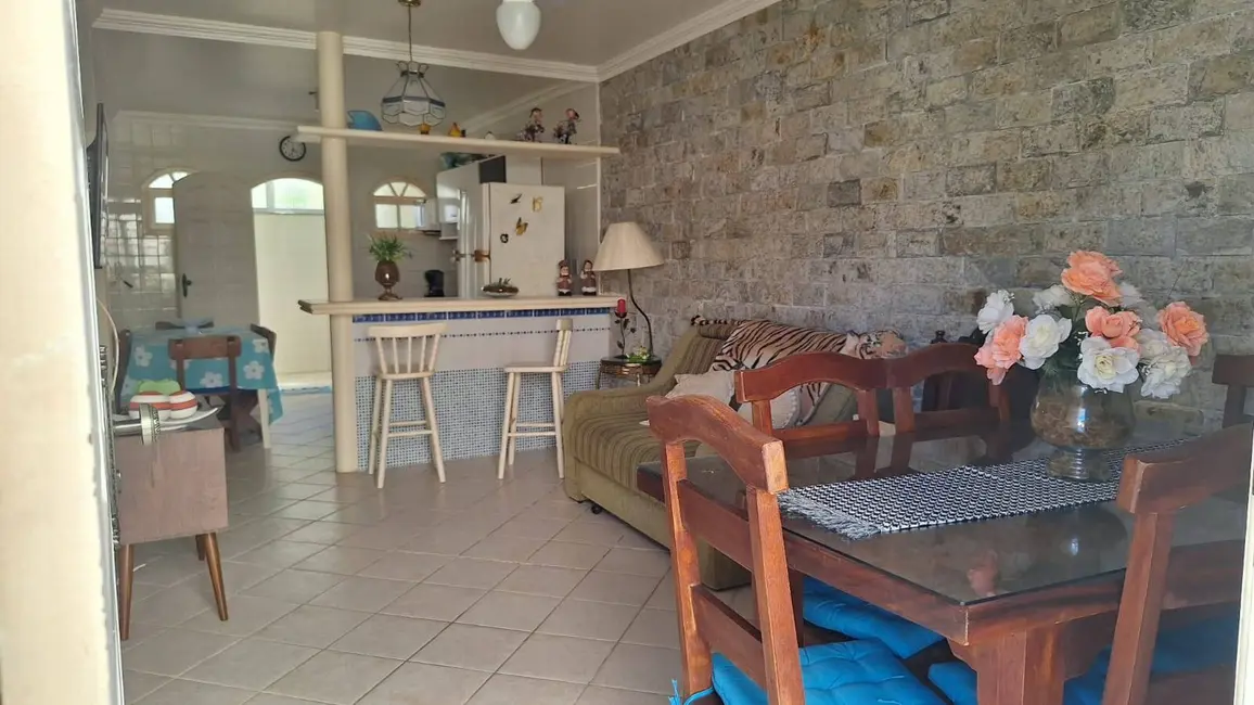 Foto 3 de Casa de Condomínio com 2 quartos à venda, 61m2 em Ogiva, Cabo Frio - RJ