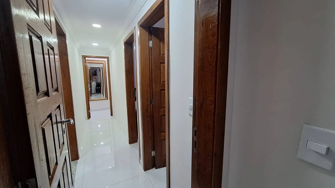 Foto 8 de Apartamento com 3 quartos à venda, 175m2 em Cabo Frio - RJ