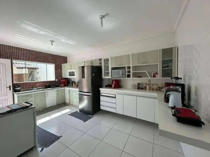 Foto 4 de Casa com 3 quartos à venda, 160m2 em Cabo Frio - RJ