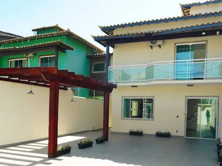 Foto 1 de Casa com 3 quartos à venda, 160m2 em Cabo Frio - RJ