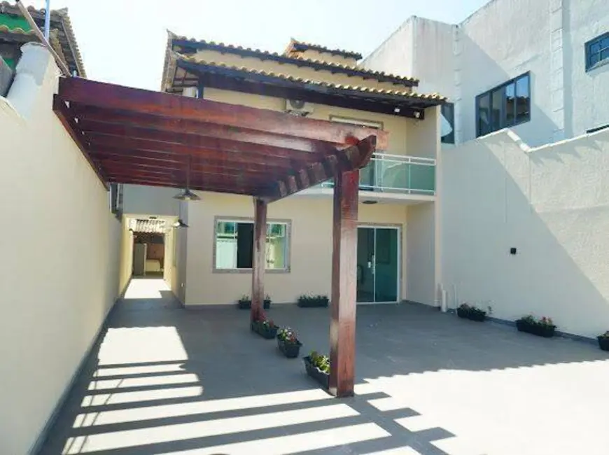 Foto 2 de Casa com 3 quartos à venda, 160m2 em Cabo Frio - RJ