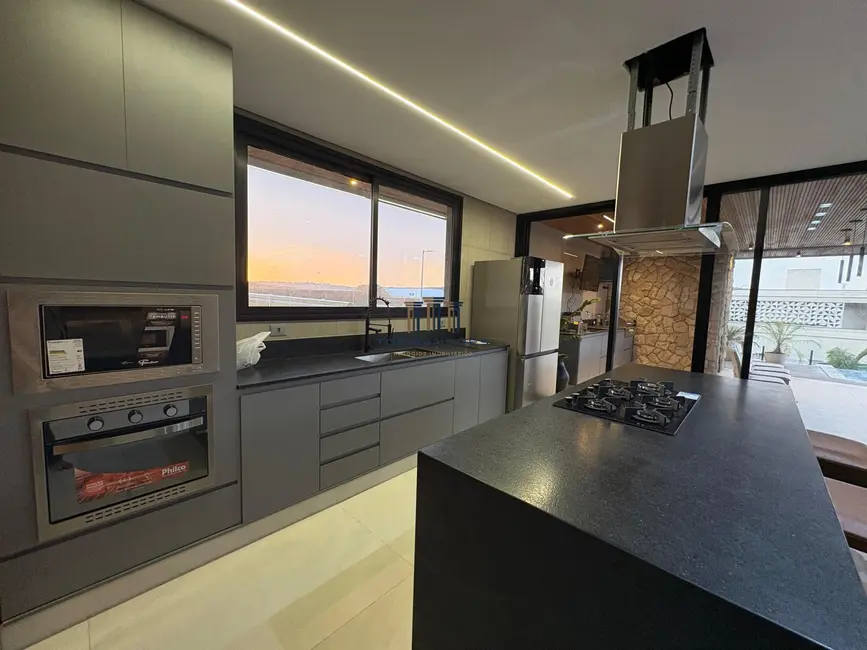 Foto 9 de Casa de Condomínio com 4 quartos à venda, 377m2 em Vespasiano - MG