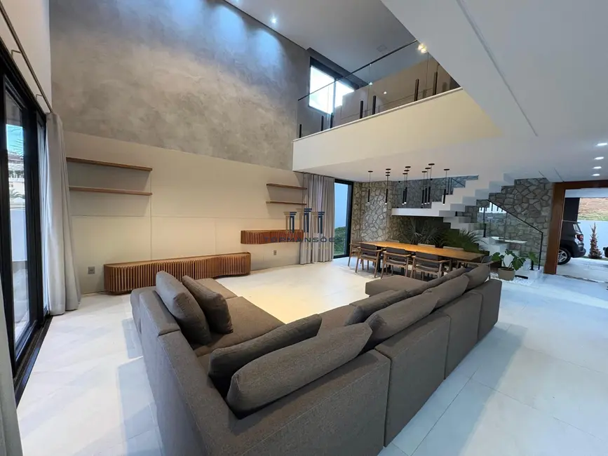 Foto 2 de Casa de Condomínio com 4 quartos à venda, 377m2 em Vespasiano - MG