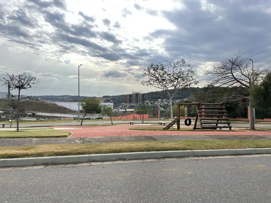 Foto 1 de Terreno / Lote à venda, 686m2 em Vespasiano - MG