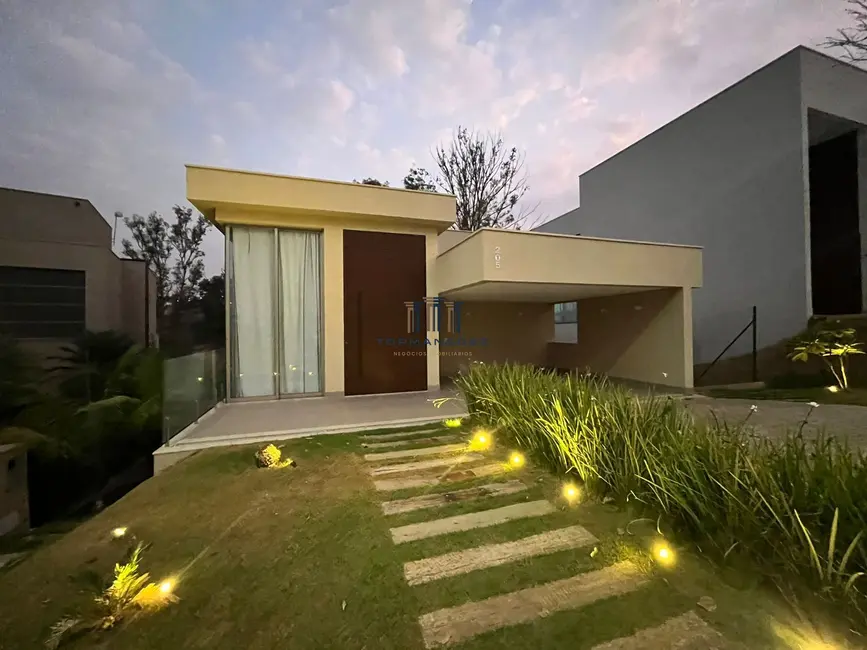 Foto 1 de Casa de Condomínio com 4 quartos para alugar, 300m2 em Vespasiano - MG